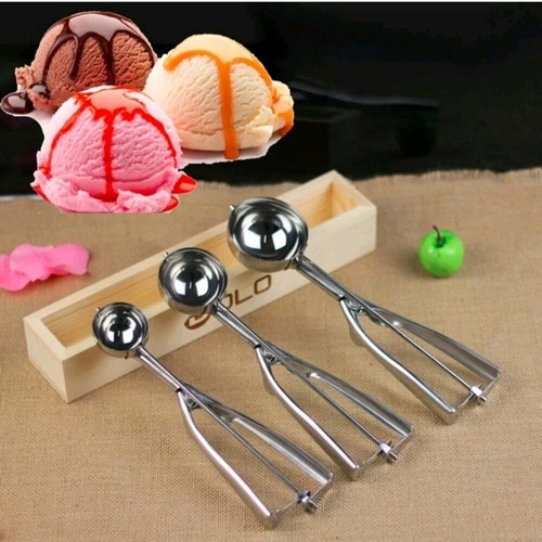 Ice cream scooper with trigger - cream,